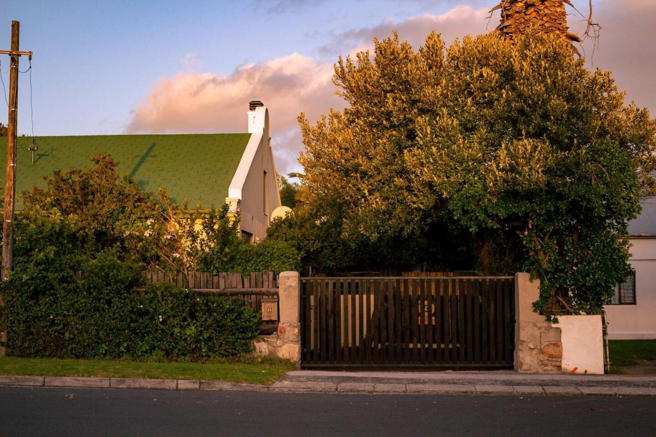 The Wildflower Studio Apartment Hermanus Exterior photo